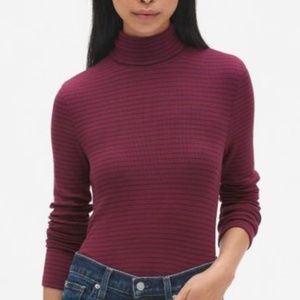 GAP Ribbed Turtleneck Top in Red and Navy Stripe